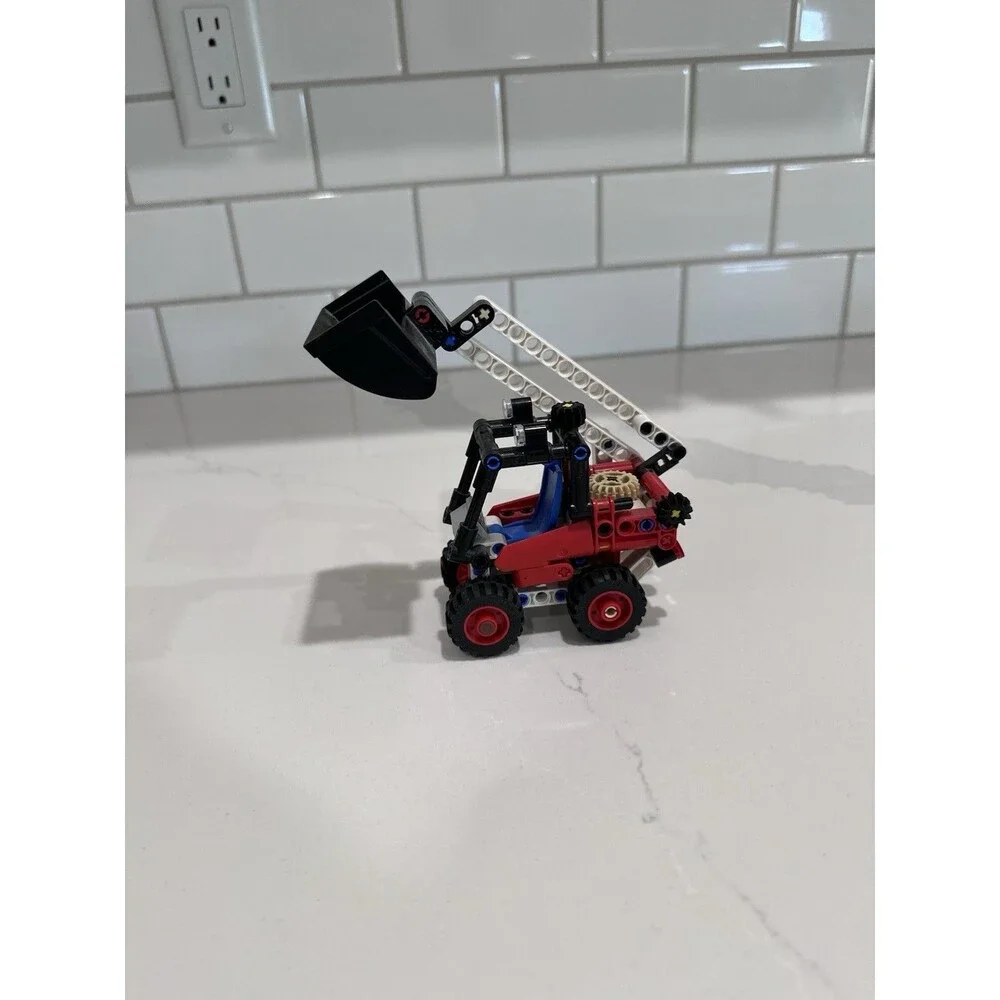 LEGO Technic Skid Steer Loader (42116) – Complete & Built – Great Condition